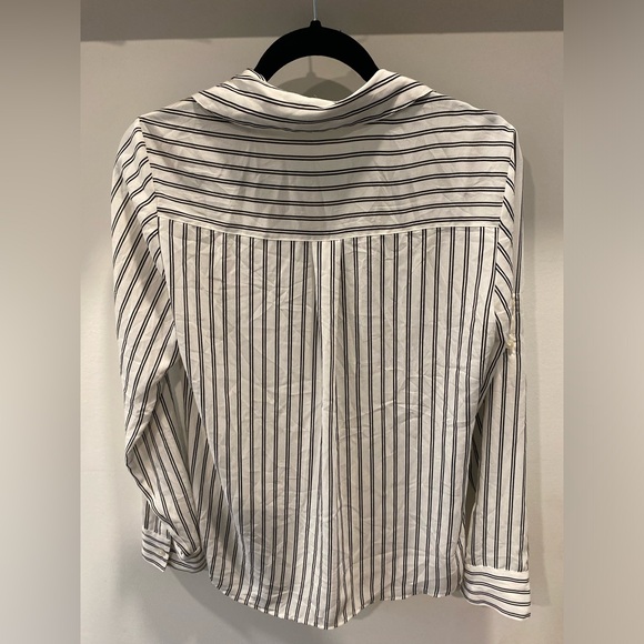 Express Striped Button-down blouse - Picture 2 of 6